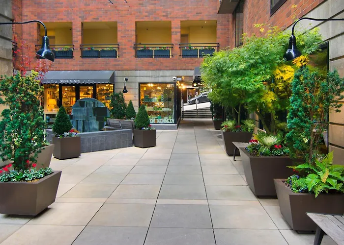 Hotels with pool Inn At The Market