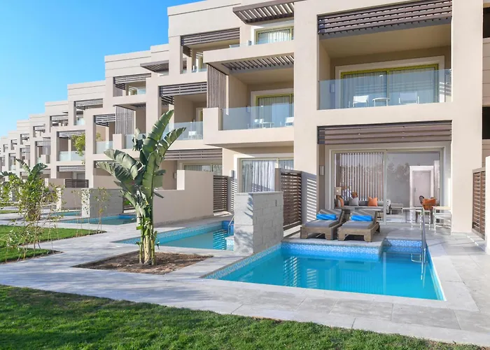Hotel near College: Steigenberger Resort Ras Soma