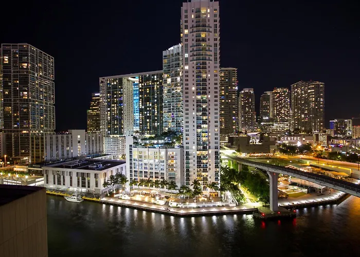 Motel: Comfort Inn & Suites Downtown Brickell-Port Of Miami