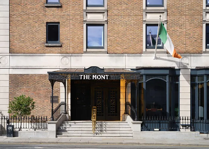 Family Hotel: The Mont