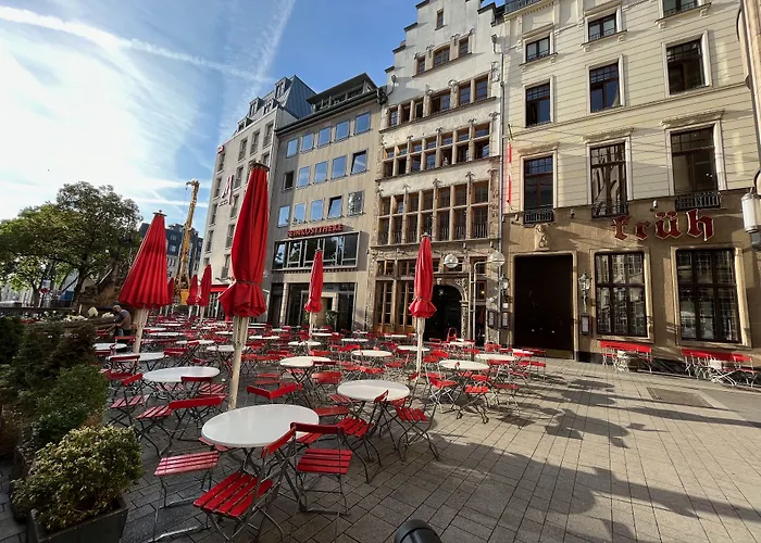 Eden Frueh Am Dom