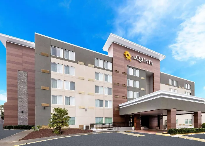 Hotel with view: La Quinta Inn By Wyndham Lynnwood