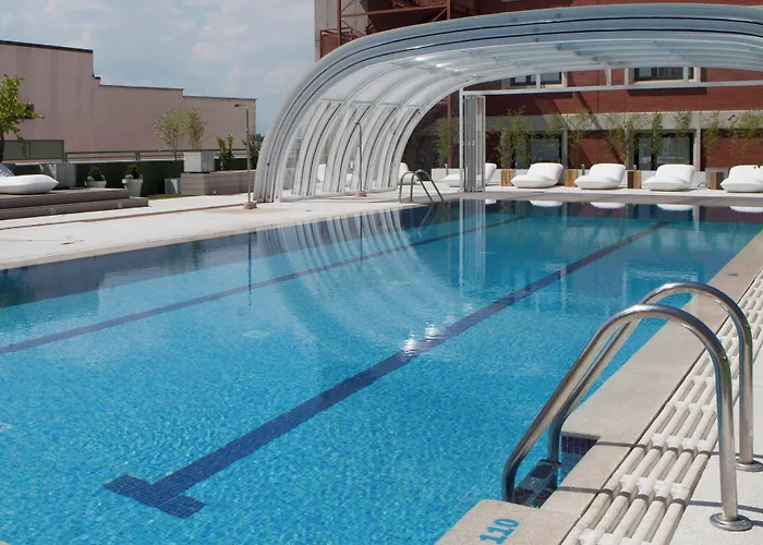 Hotels With Four Stars Madrid Marriott Auditorium & Conference Center