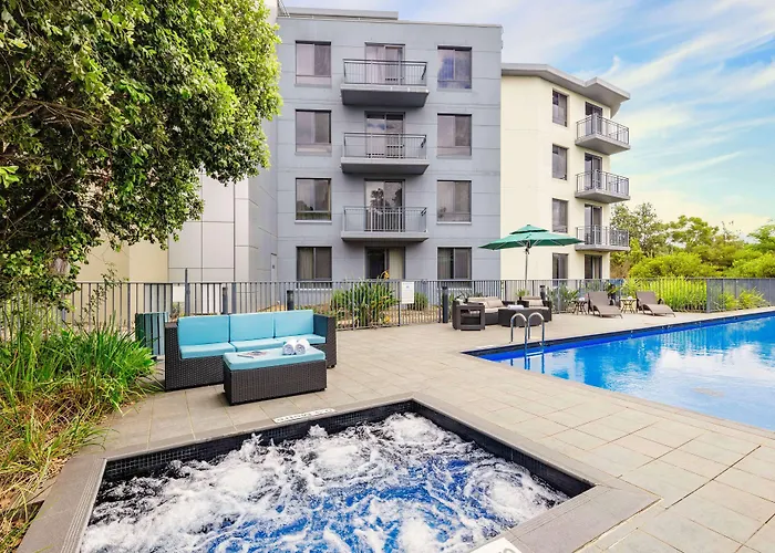 Hotels With Four Stars Oaks Sydney North Ryde Suites