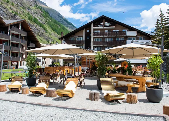 Luxury hotel only: Schweizerhof Zermatt - A Small Luxury Hotel