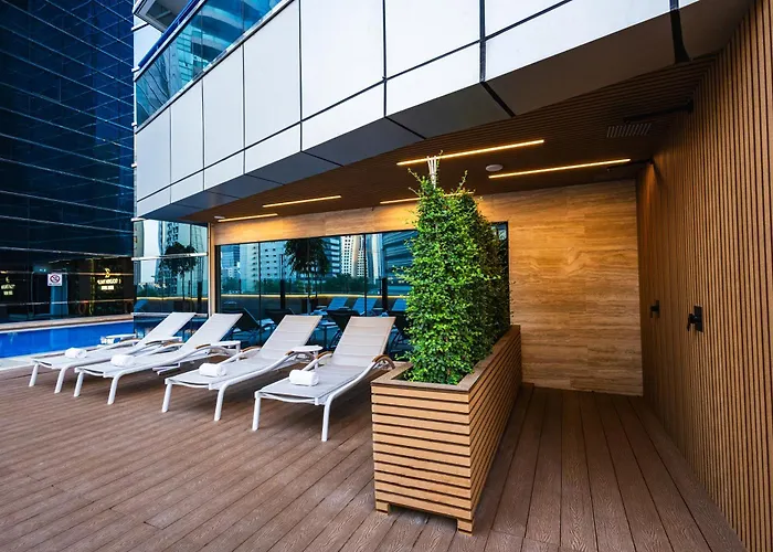 Golden Tulip Media Hotel