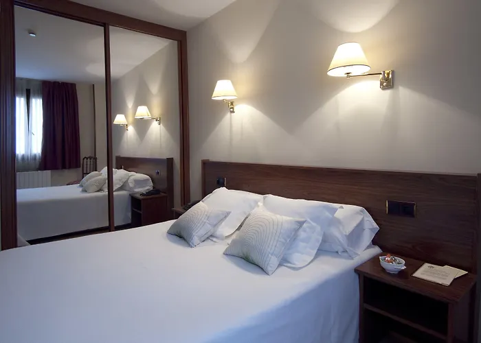 Hotel con tenis: Hotel y Apartamentos Arias