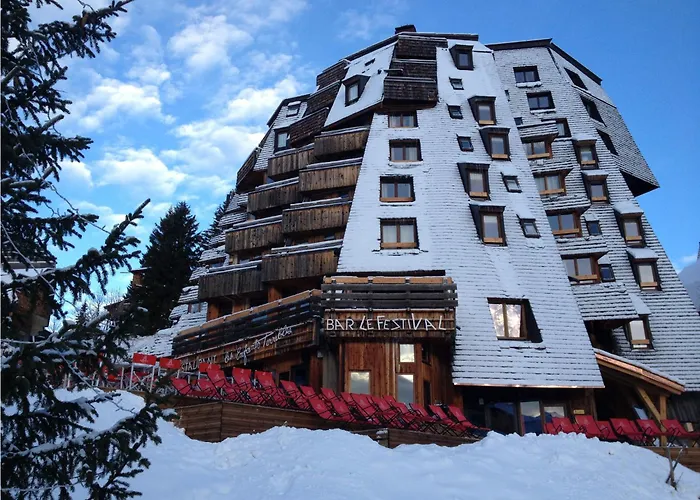Hotel with view: Hotel Des Dromonts By Sowell Collection