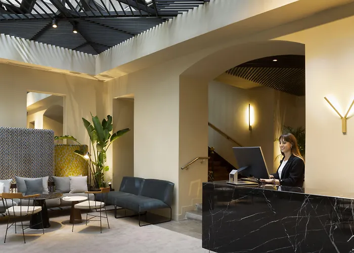 Pet Friendly hotel: Icon Embassy