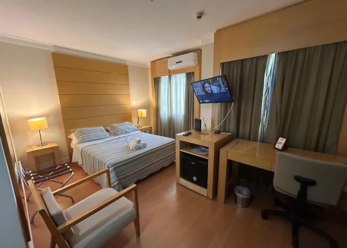 Hotel lindo Aeroporto Congonhas com garagem e piscinas 1703