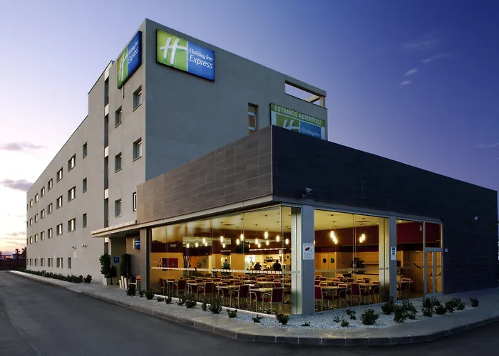 Holiday Inn Express Airport By Ihg
