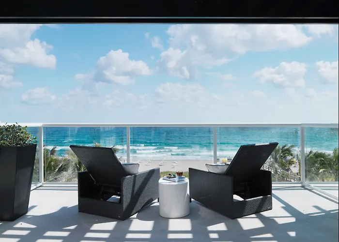 Hotel with Tennis: Boca Beach Club, A Waldorf Astoria Resort