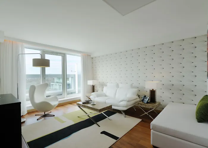  Pestana Chelsea Bridge & Spa