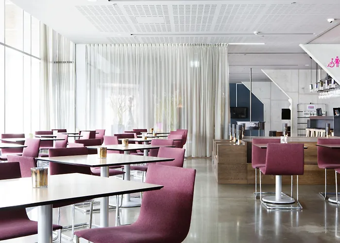 4 sterren hotel: Comfort Hotel Square