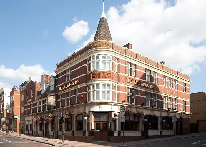 Family Hotel: The Brewers Inn