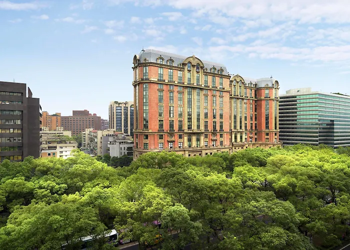 Luxury hotel only: Mandarin Oriental, Taipei