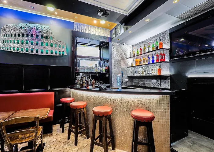 Albergue: Alessandro Palace & Bar