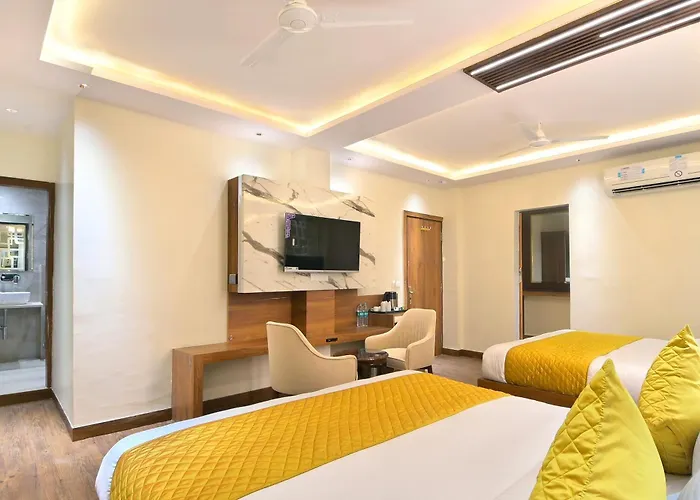 Hotel: Hotel Saina International Near Connaught Place