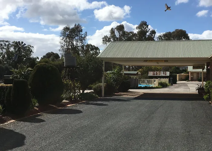 Tuckerbox Motor Inn