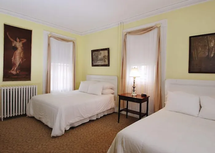 Cheap hotels Yankee Peddler