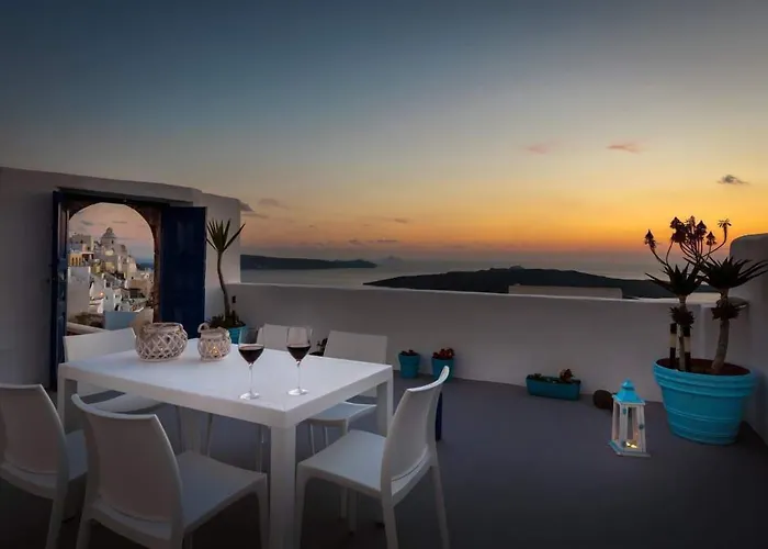 Fira White Residence