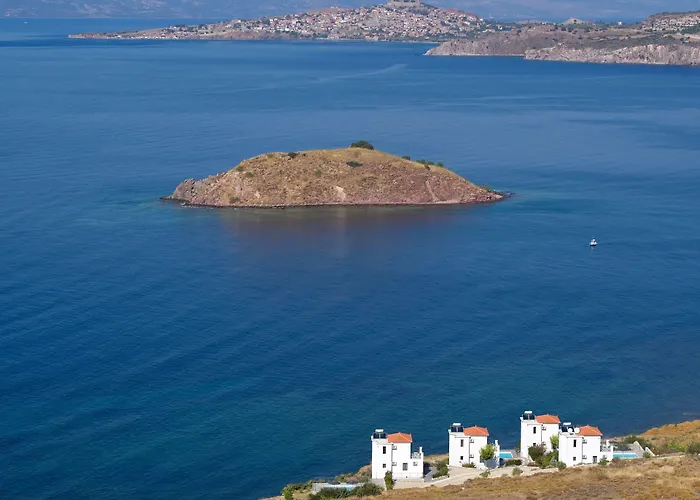 Eleia Seafront Rooms & s