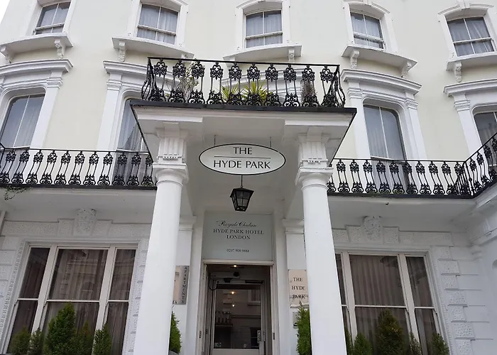 Beach hotel: The Royale Chulan Hyde Park Hotel