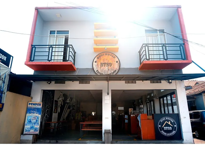 Budi House & Food Station