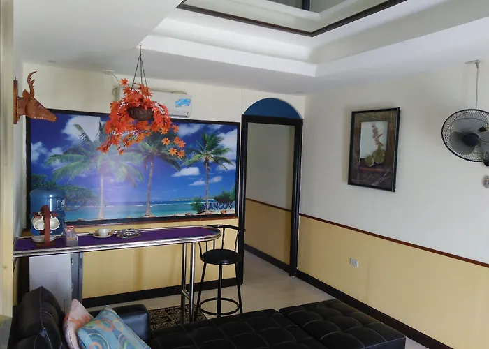 Mango'S Beachfront Resort