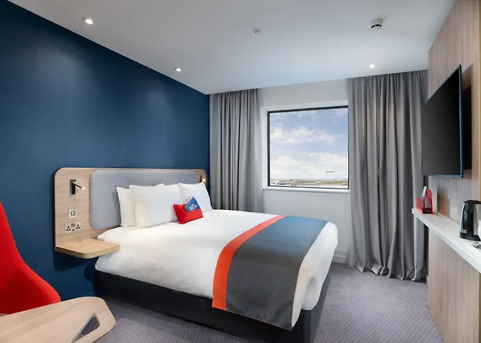Hotel central: Holiday Inn Express - London Heathrow T4 By Ihg