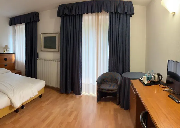 Hotel sulla spiaggia: Albergo Aprica Garni