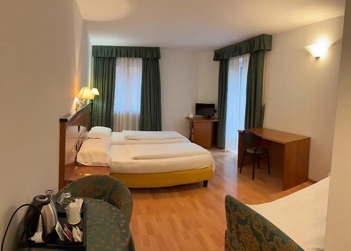 Hotel sulla spiaggia: Albergo Aprica Garni