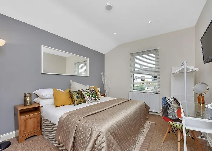 Finding My Palace Guest House In Tooting