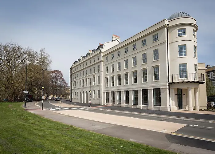 Hotel near College: University Of Bath City Accommodation
