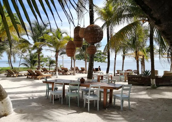 Hotel de lujo: Noah Beach Hotel & Suites