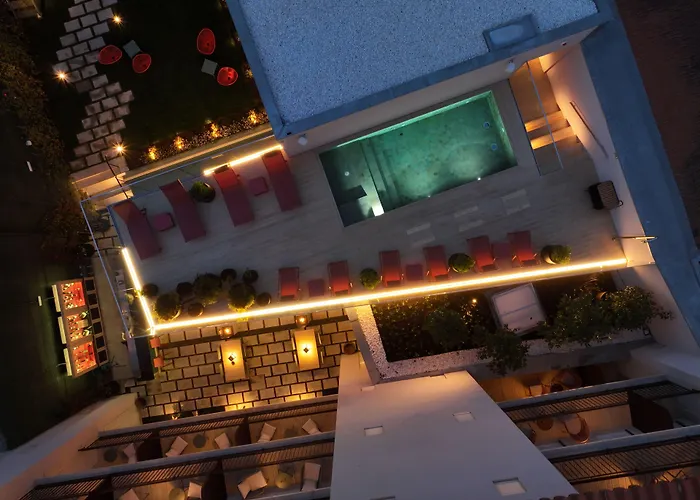 Pet Friendly hotel: Arts Hotel Porto, Tapestry Collection By Hilton