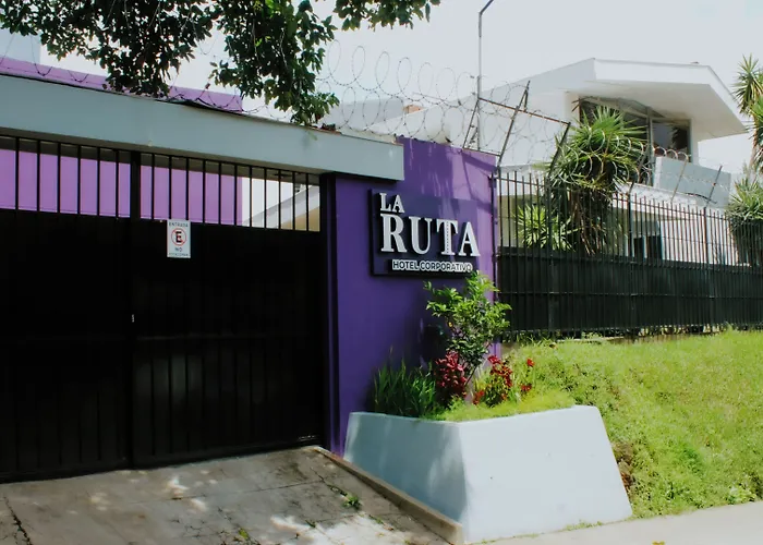Hotel que admite mascotas: La Ruta Hotel Corporativo