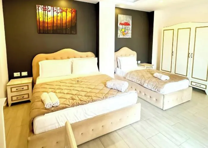 Central hotel: Hotel Joni Premium