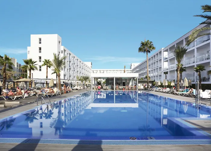Luxury hotel only: Hotel Riu Costa Del Sol