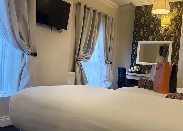Hotel all'aeroporto: Hotel St George By Nina
