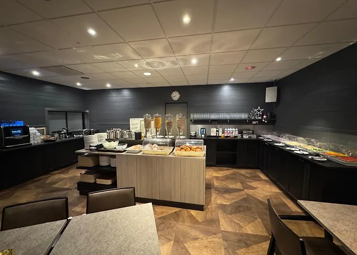 Hotel de 3 estrellas: City Central Hotel Oerebro By First Hotels