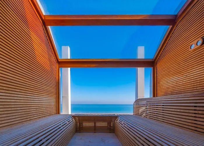 I-Suite Hotel