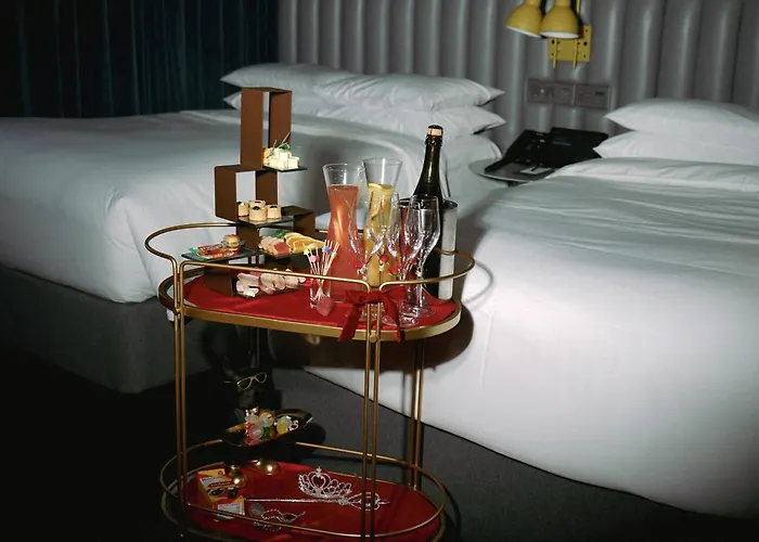 Luxury hotel only: Ryse, Autograph Collection