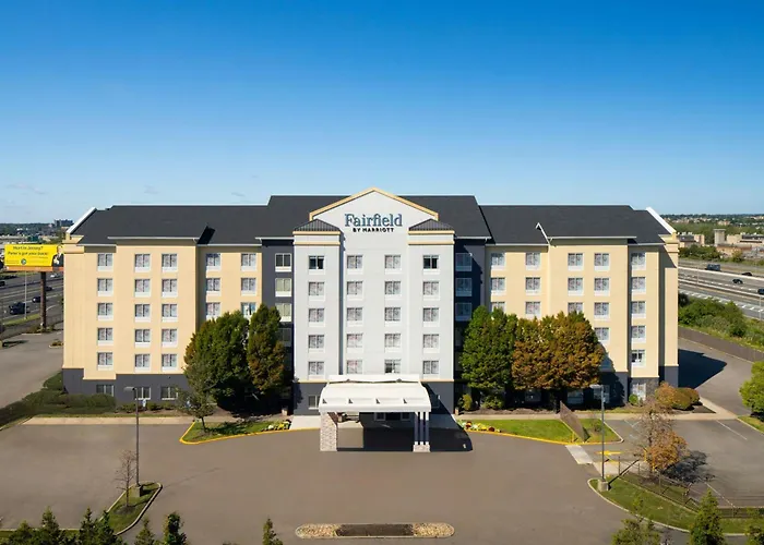 Hotel with view: Fairfield Inn & Suites By Marriott Newark Liberty International Airport