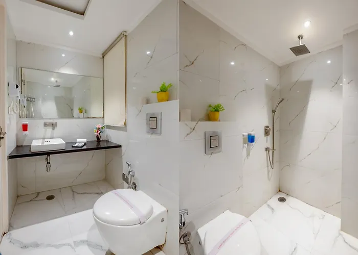 Aman Continental With Restaurant - 5Mins From Connaught Place, Railway Station & Metro