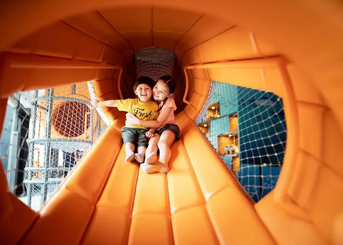 Hotel with Tennis: Hong Kong Ocean Park Marriott Hotel