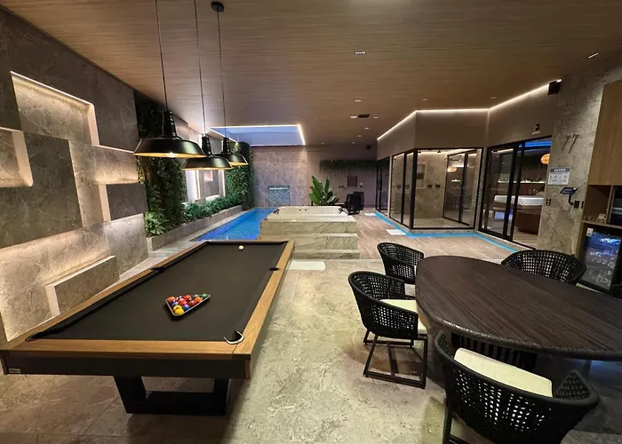 Hotel com jacuzzi: Motel Dubai Bh