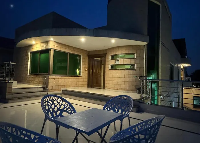 Graceland House F8