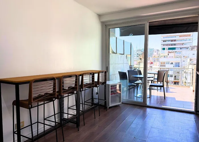 Hotel cerca del colegio: Reco By Dot Suites