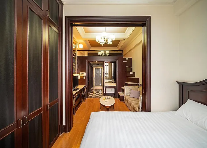 Family Hotel: Yeoksam Artnouveau City Hotel And Residence